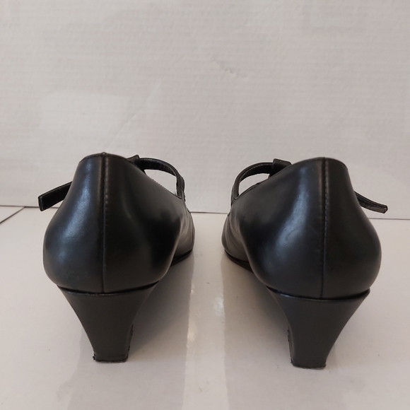 Naturalizer shoes Size 6 - Picture 8 of 9